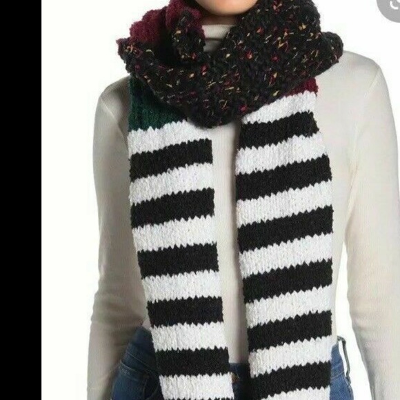 🆕New with tags FREE PEOPLE NOVA TASSEL SCARF - Picture 5 of 9